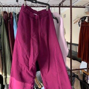 Wide leg women’s sweatpants fuchsia size small
